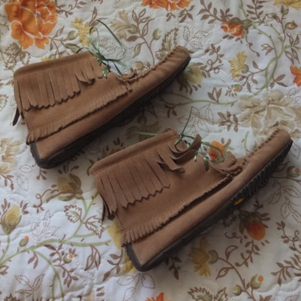 Manitobah Mukluks Vibram Moccasins Women's Size 8